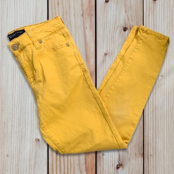 Closet Clear-Out- Celebrity Pink Girl’s Stretch Fit Jeans - Picture 1 of 3